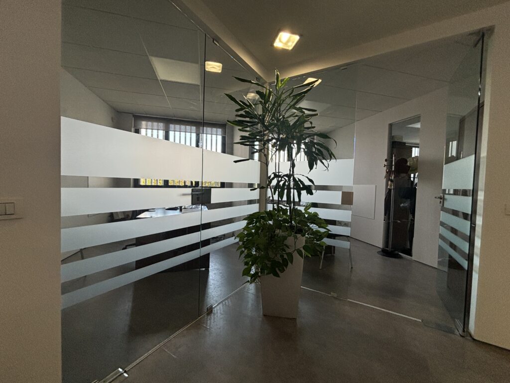 vetrofanie ufficio
